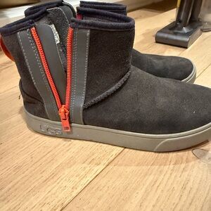 UGG Kids navy Boots with Bright Orange Zipper